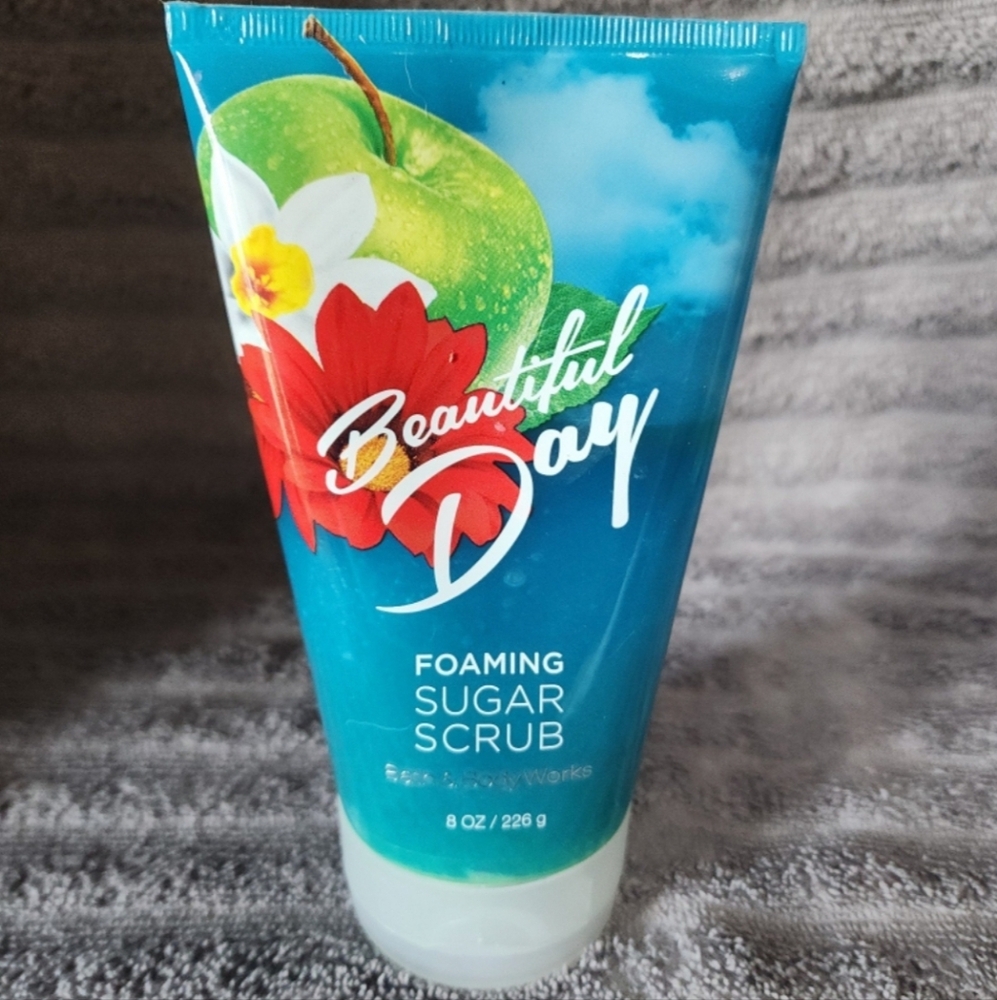 Bath & Body Works Sugar Scrub - Beautiful Day